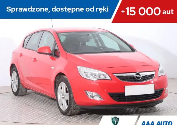 Opel Astra cena 28000 przebieg: 135200, rok produkcji 2011 z Skaryszew małe 254